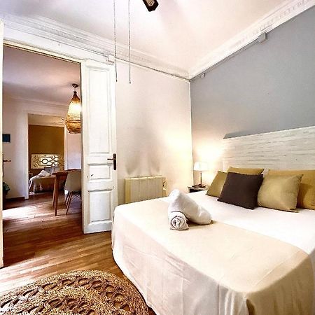 Alani Montjuic Hostel Barcelona Kültér fotó