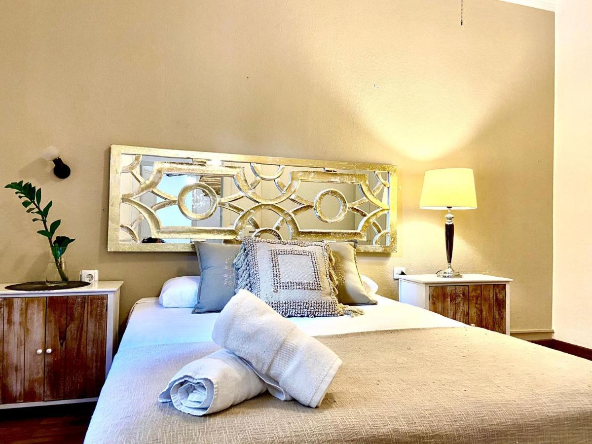 Alani Montjuic Hostel Barcelona Kültér fotó