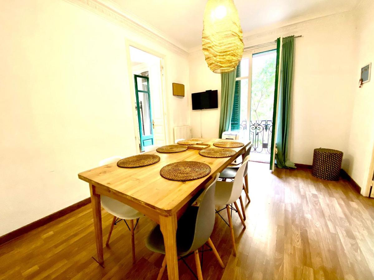 Alani Montjuic Hostel Barcelona Kültér fotó