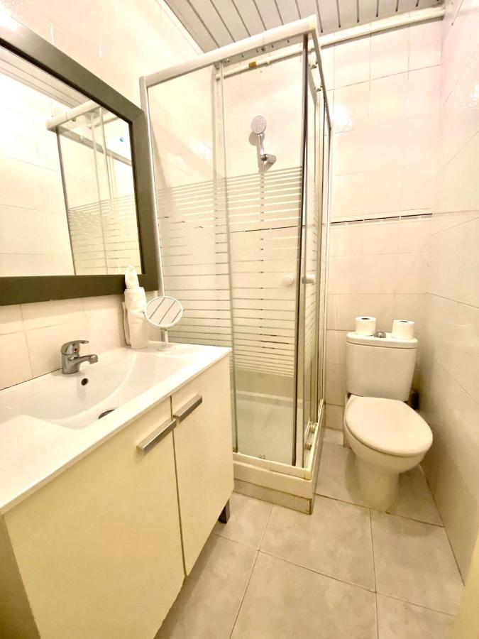 Alani Montjuic Hostel Barcelona Kültér fotó